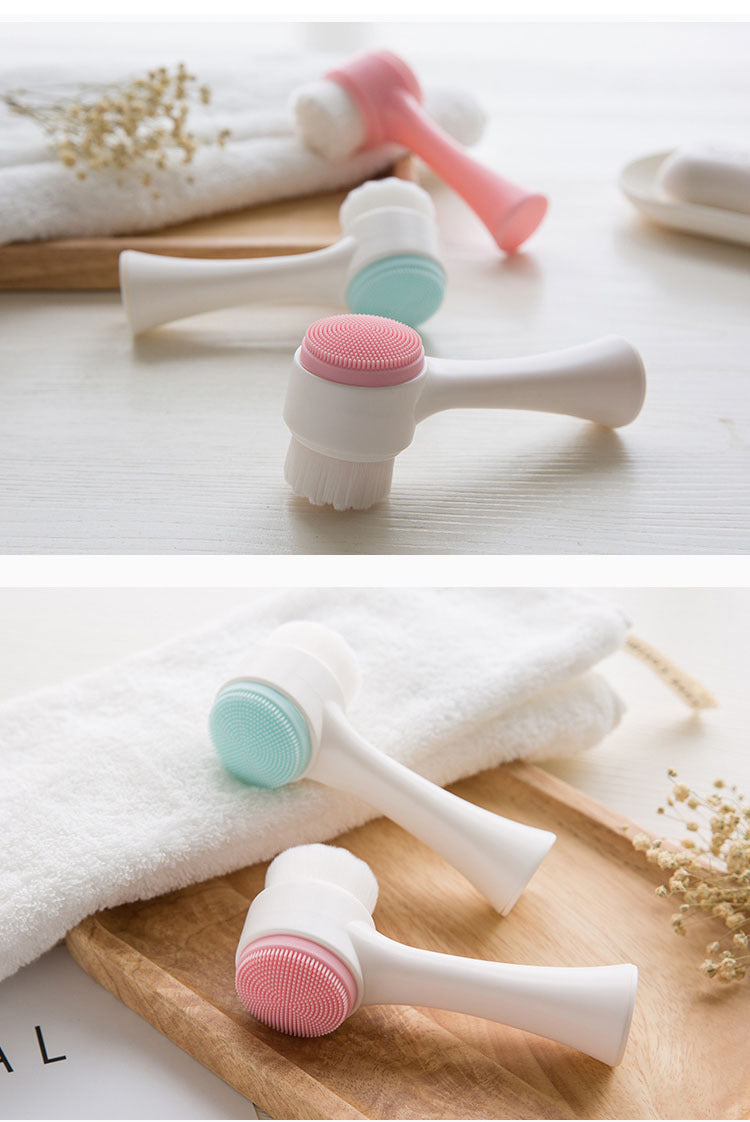 Mini 2 in 1 Foaming and Cleansing Brush for perfect skin